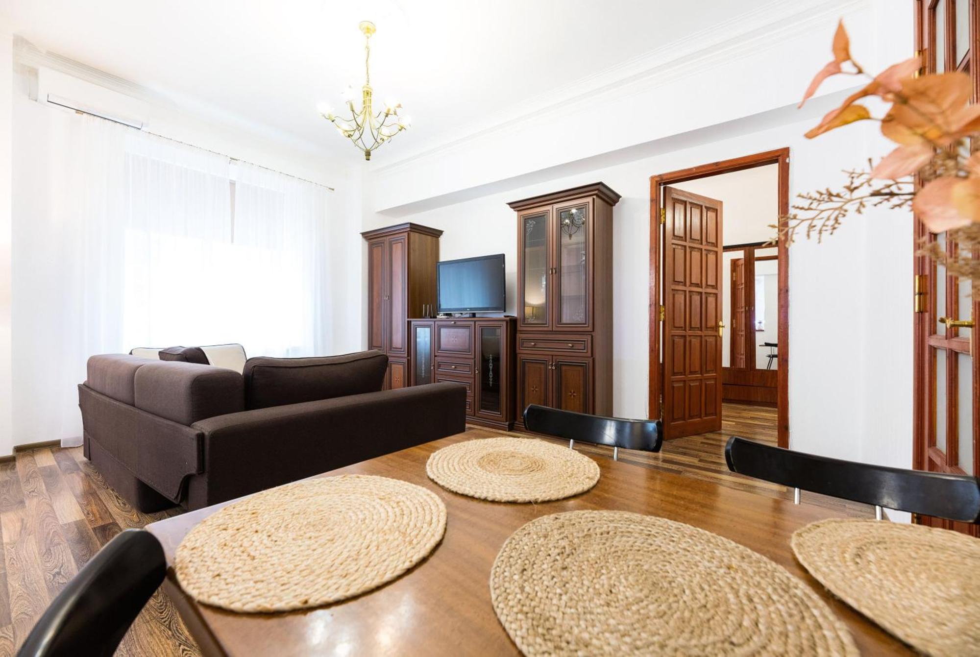 Kyiv Khreschatyk 27 Apartment Exterior photo